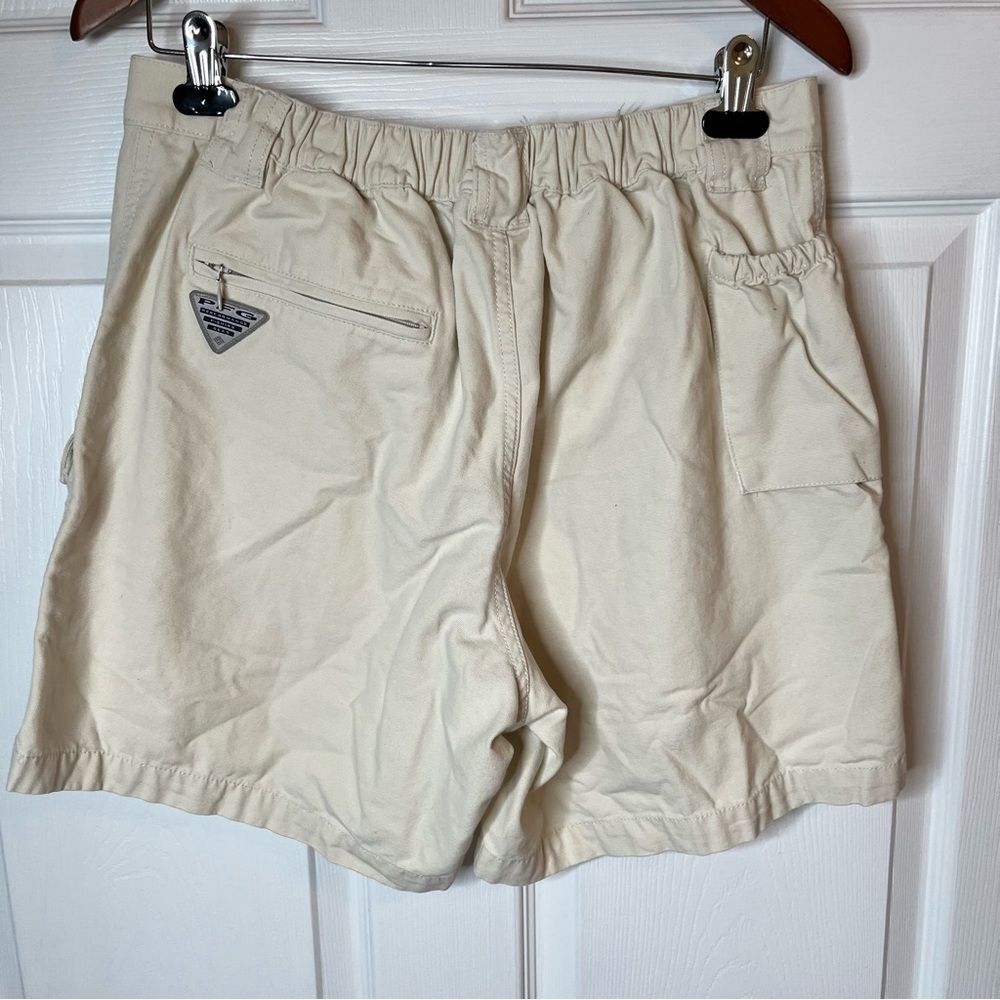 Columbia PFG Women’s Cargo Shorts With Pockets Size 7L